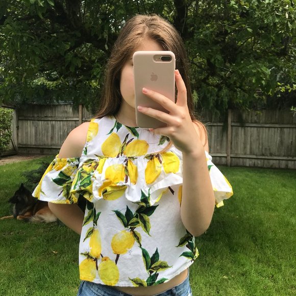 Off the Shoulder Lemon Top - Picture 2 of 5